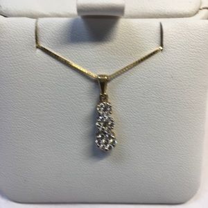 18K  yellow gold round diamonds pendant